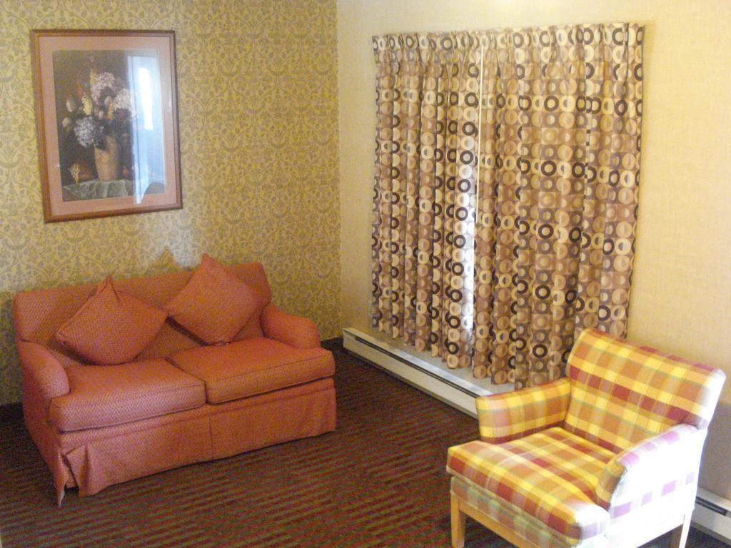 Seasons & Hotel 3*
