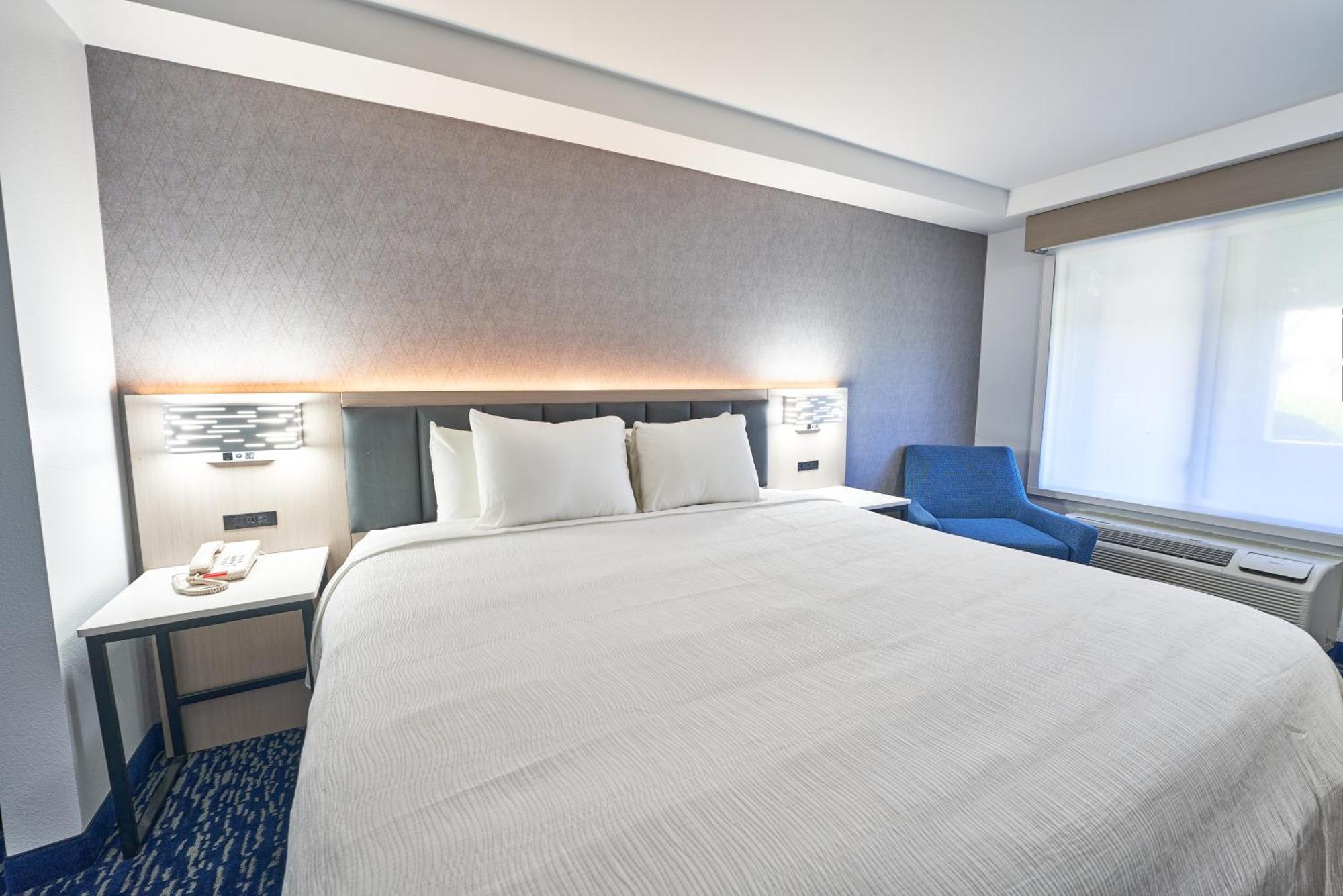 Seasons & Hotel 3*