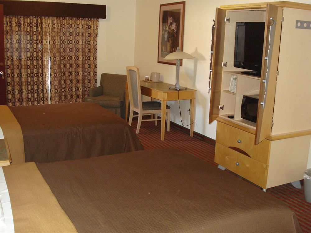 Seasons & Hotel 3*
