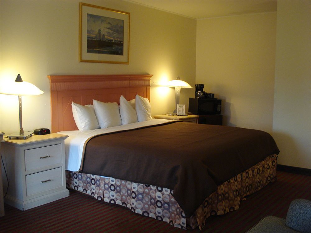 Hotel Seasons &