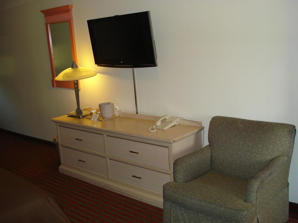 Seasons & Hotel 3*